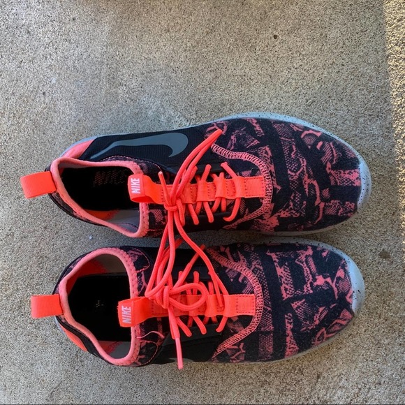 Nike iD Roshe One Running Athletic Shoe Pink Black - Picture 2 of 7
